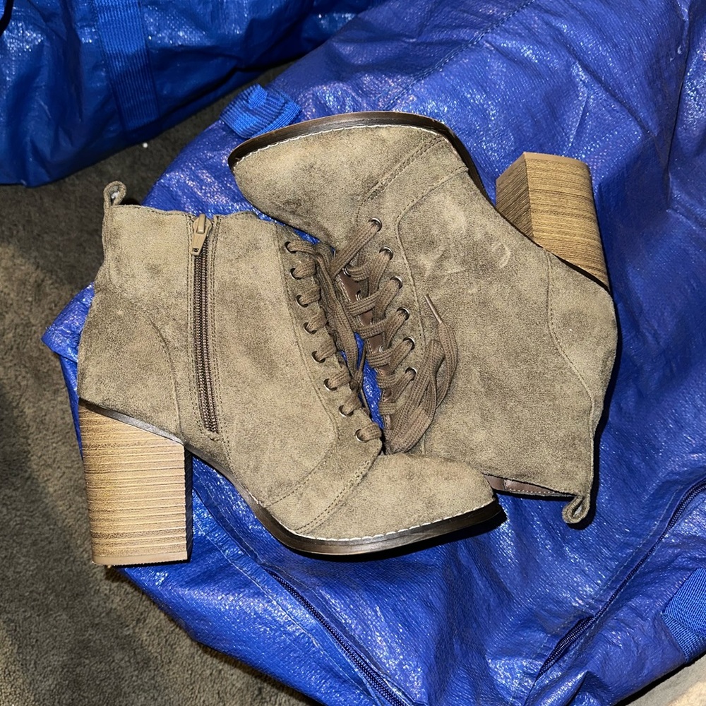 Green suede ankle boots